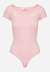 Born2be - Różowe Body z Wiskozą i Kwadratowym Dekoltem z Krótkim Rękawem Missauna. Typ kołnierza: dekolt kwadratowy. Kolor: różowy. Materiał: wiskoza. Długość rękawa: krótki rękaw. Długość: krótkie #4