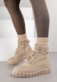 Renee - Ciemnobeżowe Botki Trapery Vices na Platformie z Tłoczeniem Anarrive. Okazja: na co dzień. Kolor: beżowy. Materiał: jeans. Obcas: na platformie. Styl: casual #5