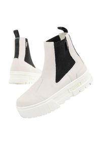 Buty botki damskie Puma Mayze Chelsea Suede. Kolor: biały. Materiał: skóra. Szerokość cholewki: normalna. Model: Puma Suede. Sport: turystyka piesza #1
