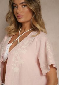 Renee - Różowa Koszula z Bawełny w Hafty Ararisa. Okazja: na co dzień. Typ kołnierza: dekolt w serek. Kolor: różowy. Materiał: bawełna. Długość rękawa: krótki rękaw. Długość: krótkie. Wzór: haft. Styl: casual