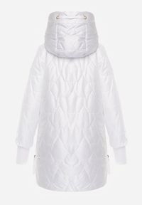 Renee - Biała Przejściowa Kurtka z Kapturem Pikowanymi Przeszyciami i Suwakami Kave. Okazja: na spacer. Typ kołnierza: kaptur. Kolor: biały. Materiał: poliester, jeans #4