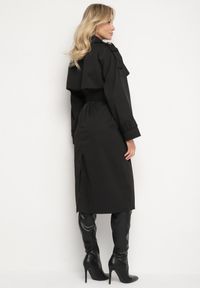 Born2be - Czarny Dwurzędowy Płaszcz Trencz z Wiązanym Paskiem Rozcięciem i Klapą Terezi. Okazja: na co dzień. Kolor: czarny. Materiał: jeans. Styl: klasyczny, elegancki, casual #7