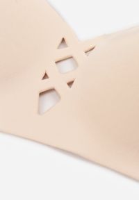 Born2be - Beżowy Gładki Biustonosz z Ozdobną Imitacją Sznurowania Azivene. Kolor: beżowy. Materiał: materiał. Wzór: gładki #2