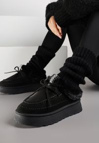 Born2be - Czarne Wsuwane Śniegowce w Rustykalnym Stylu z Kokardą i Futrem Tusora. Okazja: na co dzień. Zapięcie: bez zapięcia. Kolor: czarny. Materiał: futro. Styl: casual, klasyczny #6