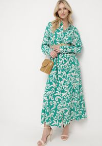 Born2be - Zielona Koszulowa Sukienka z Wiskozy Ozdobiona Ornamentalnym Wzorem Rulffa. Kolor: zielony. Materiał: wiskoza. Wzór: aplikacja. Typ sukienki: koszulowe #1