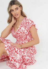 Born2be - Czerwona Rozkloszowana Sukienka Maxi z Wiskozy z Gumkami w Pasie z Guzikami Deninie. Kolor: czerwony. Materiał: wiskoza. Długość rękawa: krótki rękaw. Wzór: nadruk. Długość: maxi #5