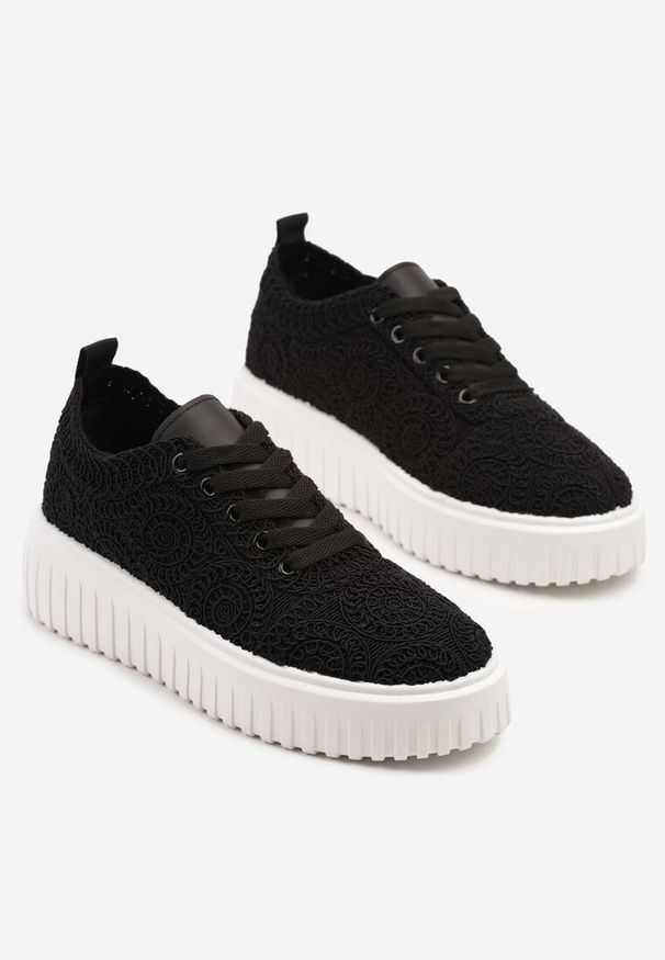 Born2be - Czarne Sneakersy na Grubej Podeszwie z Ażurową Cholewką Ellisene. Okazja: na co dzień. Kolor: czarny. Szerokość cholewki: normalna. Wzór: ażurowy