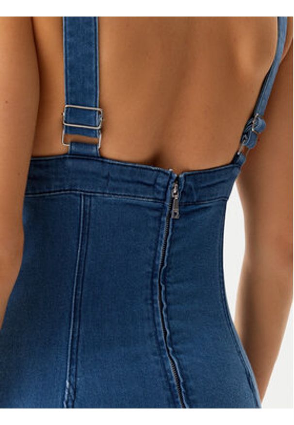 Guess Sukienka jeansowa W5GK75 D5LK0 Niebieski Regular Fit. Kolor: niebieski. Materiał: bawełna