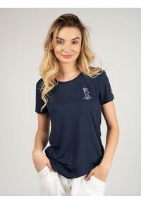 North Sails X Prada T-shirt "Foehn" | 45 2505 000 | T-shirt Foehn | Kobieta | Granatowy. Okazja: na co dzień. Kolor: niebieski. Materiał: poliester. Wzór: aplikacja, napisy, nadruk. Styl: casual