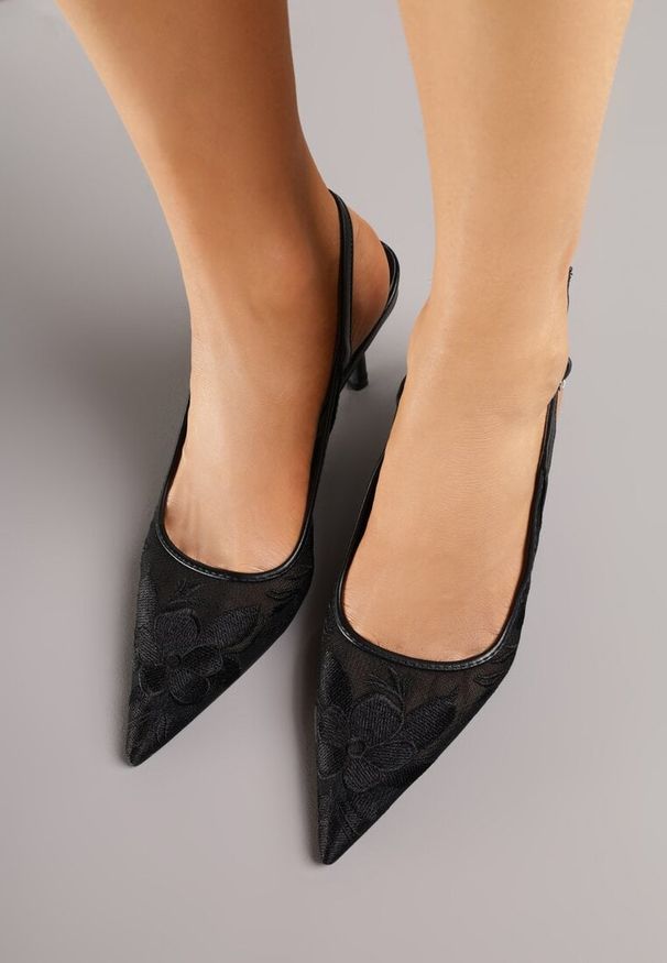 Born2be - Czarne Sandały na Szpilce z Haftowanym Wzorem Iphiserris. Zapięcie: sprzączka. Kolor: czarny. Wzór: haft. Obcas: na szpilce. Styl: klasyczny