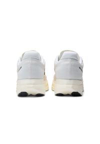 Buty męskie New Balance FuelCell SC Elite V5 MRCELLD5 – białe. Kolor: biały. Materiał: materiał, syntetyk. Szerokość cholewki: normalna. Sport: bieganie, fitness #6