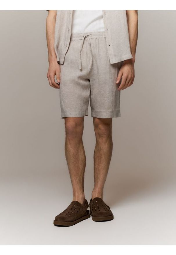 Reserved - Lniane szorty jogger - beżowy. Kolor: beżowy. Materiał: len