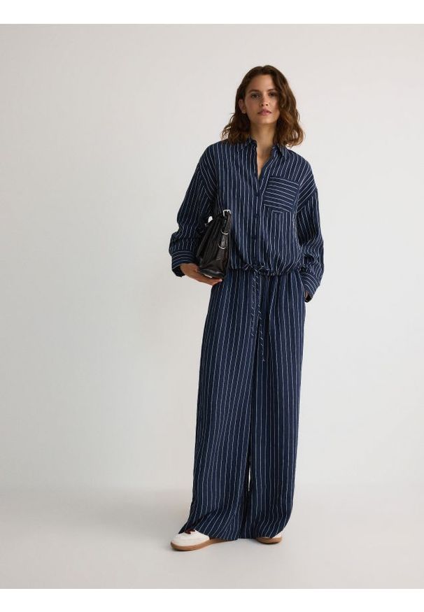 Reserved - Spodnie palazzo - granatowy. Kolor: niebieski. Materiał: wiskoza, tkanina