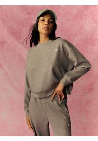 4f - 4F Bluza dresowa regular bez kaptura damska - szara XS. Okazja: na co dzień. Typ kołnierza: bez kaptura. Kolor: szary. Materiał: dresówka. Wzór: gładki. Styl: casual #1