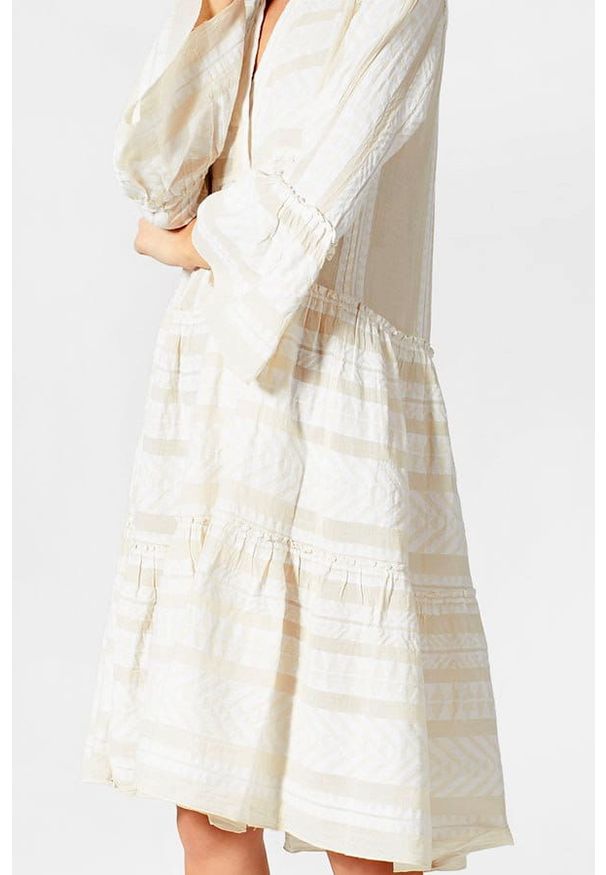 Devotion Twins - Bawełniana sukienka z falbanami i rękawem 3/4 Devotion. Kolor: beżowy. Materiał: bawełna. Typ sukienki: oversize