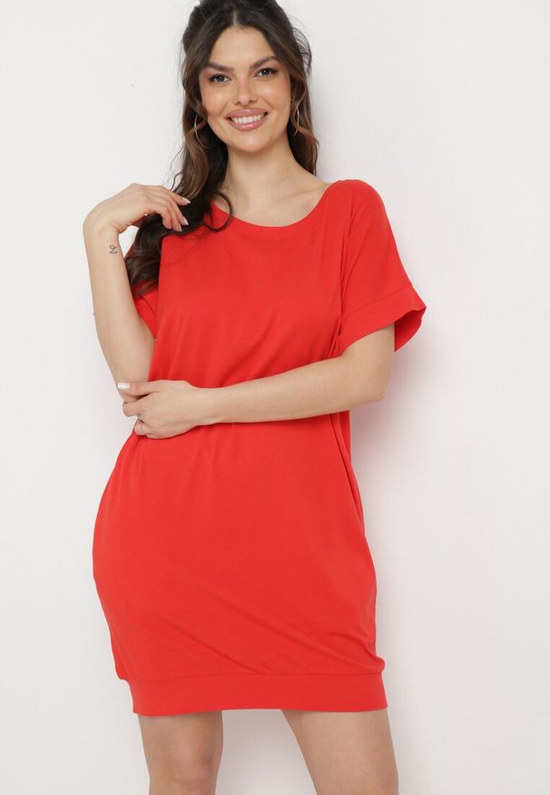 Born2be - Czerwona Pudełkowa Sukienka T-shirtowa o Krótkim Kroju Orlella. Kolor: czerwony. Sezon: lato