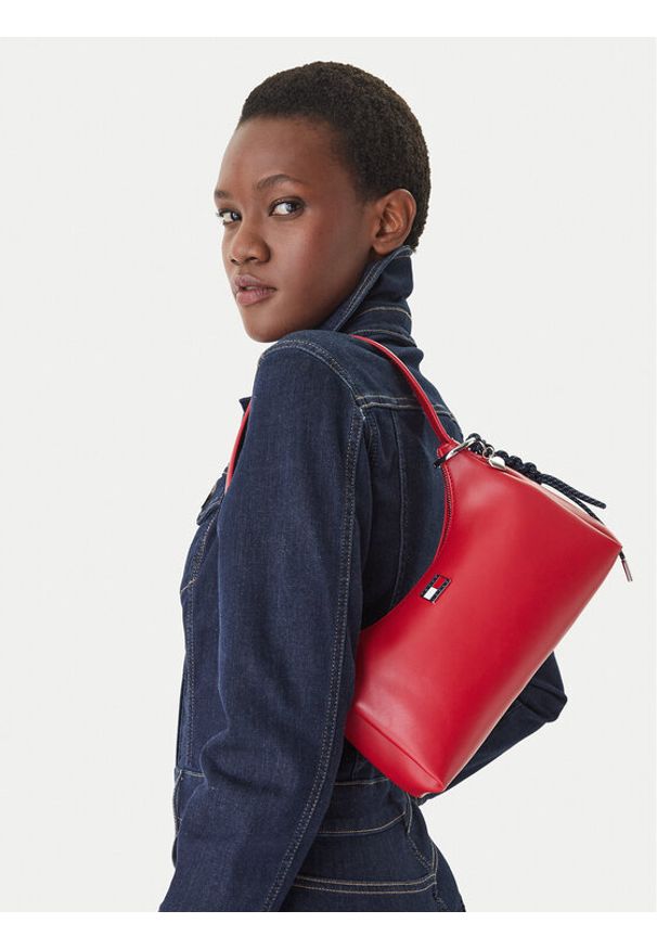 Tommy Jeans Torebka Tjw City Charm Shoulder Bag AW0AW18458 Czerwony. Kolor: czerwony. Materiał: skórzane
