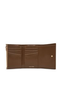 Calvin Klein Portfel Emblem Aop Trifold W/ Zip Pocket LV04F1118G Beżowy. Kolor: beżowy. Materiał: materiał #3