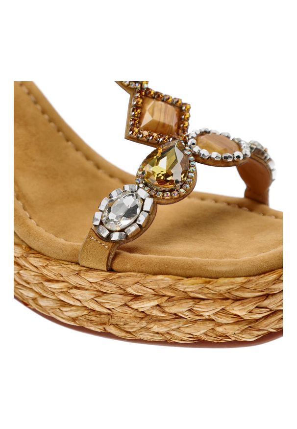 Brązowe Sandały Alma En Pena Eleganckie Espadryle Na Koturnie. Okazja: na plażę, na spacer. Zapięcie: sprzączka. Kolor: brązowy. Szerokość cholewki: normalna. Wzór: aplikacja. Materiał: zamsz, skóra, materiał. Sezon: lato. Obcas: na koturnie. Styl: elegancki