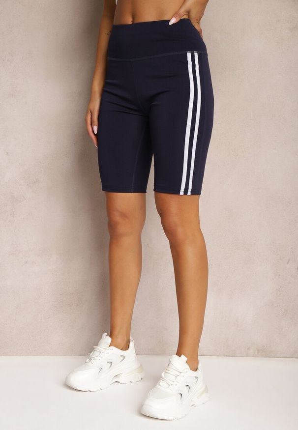 Renee - Granatowe Szorty Kolarki High Waist z Ozdobnymi Lampasami Jelorea. Okazja: na co dzień. Stan: podwyższony. Kolor: niebieski. Sezon: lato. Styl: sportowy, elegancki, casual