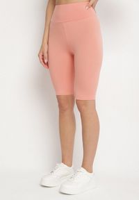 Born2be - Różowe Casualowe Szorty Typu Kolarki Lidessa. Okazja: na co dzień. Kolor: różowy. Materiał: materiał. Sezon: lato. Styl: casual