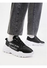 Versace Jeans Couture Sneakersy 80VA3SC1 ZPB69 899 Czarny. Kolor: czarny. Materiał: skóra #7