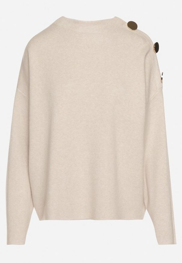 Born2be - Jasnobeżowy Sweter Ozdobiony Metalicznymi Guzikami Amentia. Typ kołnierza: golf. Kolor: beżowy. Materiał: jeans. Wzór: aplikacja. Styl: klasyczny