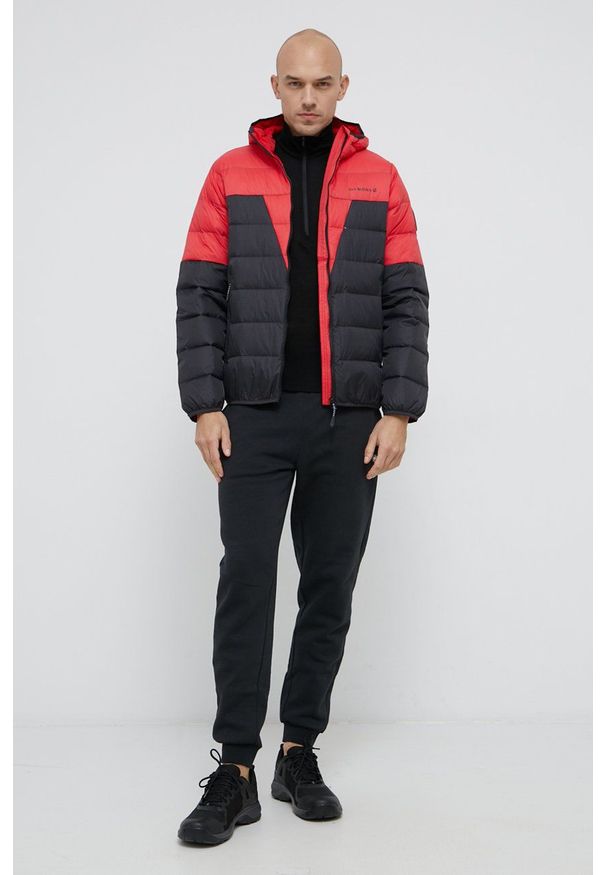 Jack Wolfskin - Kurtka puchowa. Okazja: na co dzień. Typ kołnierza: kaptur. Kolor: czarny. Materiał: puch. Styl: casual