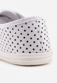 Renee - Białe Tenisówki przed Kostkę w Kropki Porenia. Okazja: na co dzień. Wysokość cholewki: przed kostkę. Kolor: biały. Wzór: kropki. Styl: casual #5