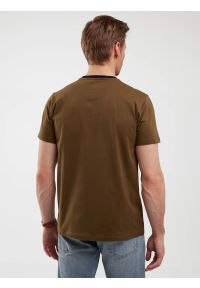 Big-Star - Koszulka męska z kolorowym nadrukiem khaki Ralier 303. Kolor: zielony. Materiał: bawełna, jeans, skóra. Wzór: kolorowy, nadruk. Styl: klasyczny