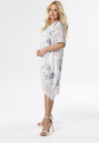 Born2be - Biało-Szara Sukienka Coraeriel. Kolor: biały. Długość rękawa: krótki rękaw. Wzór: gładki, kwiaty. Sezon: lato. Typ sukienki: asymetryczne. Długość: midi #5