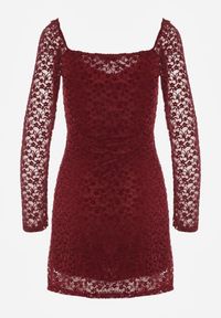 Born2be - Bordowa Koronkowa Sukienka o Dopasowanym Kroju z Kwadratowym Dekoltem Tiwedesa. Okazja: na imprezę. Typ kołnierza: dekolt kwadratowy. Kolor: czerwony. Materiał: koronka. Styl: klasyczny, elegancki #3