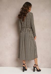 Renee - Beżowo-Czarna Sukienka Rozkloszowana w Tygrysie Paski Chipha. Okazja: na co dzień. Kolor: beżowy. Wzór: paski. Typ sukienki: proste. Styl: casual, elegancki, wizytowy