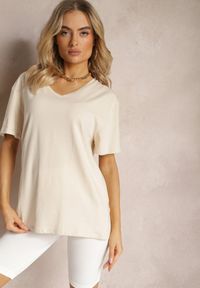 Renee - Beżowy T-shirt Klasyczny z Trójkątnym Dekoltem Impatiea. Kolekcja: plus size. Kolor: beżowy. Styl: klasyczny