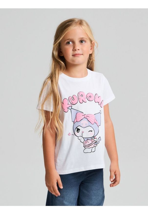 Sinsay - Bawełniana koszulka z nadrukiem Kuromi - biały. Kolor: biały. Materiał: bawełna. Wzór: nadruk