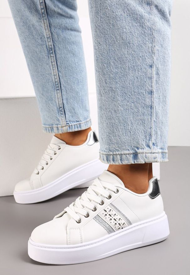 Renee - Biało-Srebrne Sneakersy przed Kostkę na Grubej Podeszwie Amelisa. Wysokość cholewki: przed kostkę. Kolor: biały