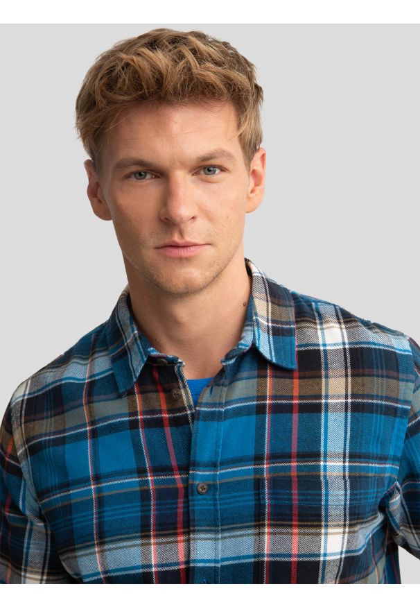 Big-Star - Koszula męska flanelowa w kratę niebieska Fileso 401. Kolor: niebieski. Materiał: bawełna, skóra, jeans. Długość rękawa: długi rękaw. Długość: długie. Sezon: jesień. Styl: klasyczny, elegancki