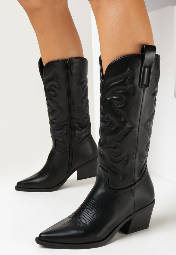 Born2be - Czarne Kozaki Kowbojki z Przeszyciami i Szpiczastym Noskiem Taoi. Nosek buta: szpiczasty. Kolor: czarny