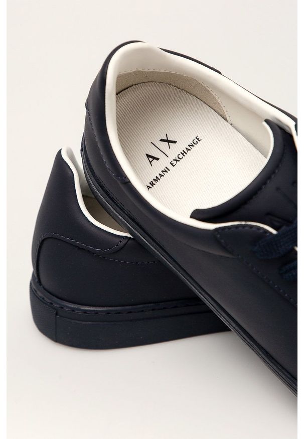 Armani Exchange - Buty XUX001.XV093. Zapięcie: sznurówki. Kolor: niebieski. Materiał: guma. Szerokość cholewki: normalna