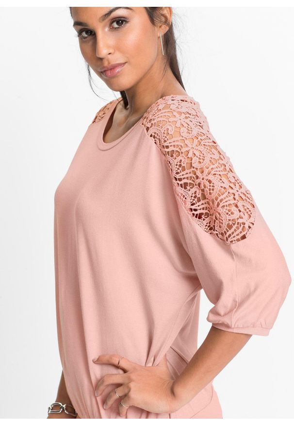 bonprix - Bluzka oversize z mieszanki wiskozy. Kolor: różowy. Materiał: koronka, wiskoza. Wzór: aplikacja, koronka