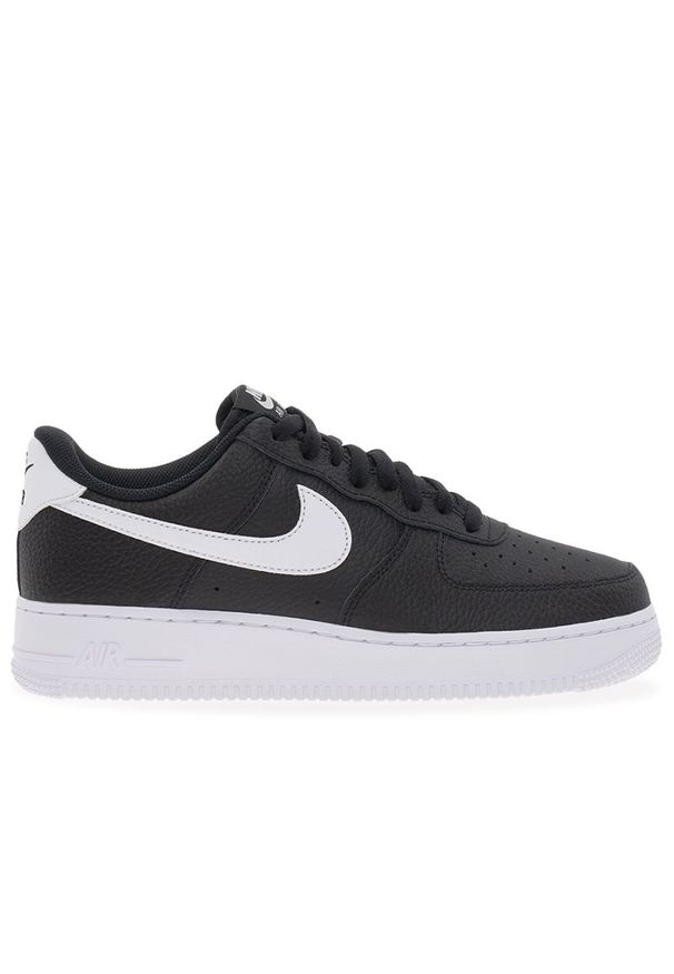 Buty męskie Nike Air Force 1 '07 CT2302-002 - czarne. Zapięcie: sznurówki. Kolor: czarny. Materiał: skóra. Szerokość cholewki: normalna. Model: Nike Air Force