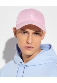 Ralph Lauren - RALPH LAUREN - Różowa czapka z daszkiem i haftowanym logo. Kolor: fioletowy, wielokolorowy, różowy. Materiał: bawełna. Wzór: haft