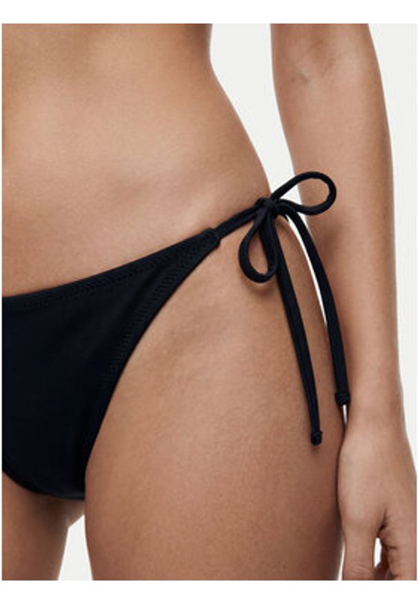 Guess Dół od bikini E6GO27 KF442 Czarny. Kolor: czarny. Materiał: syntetyk