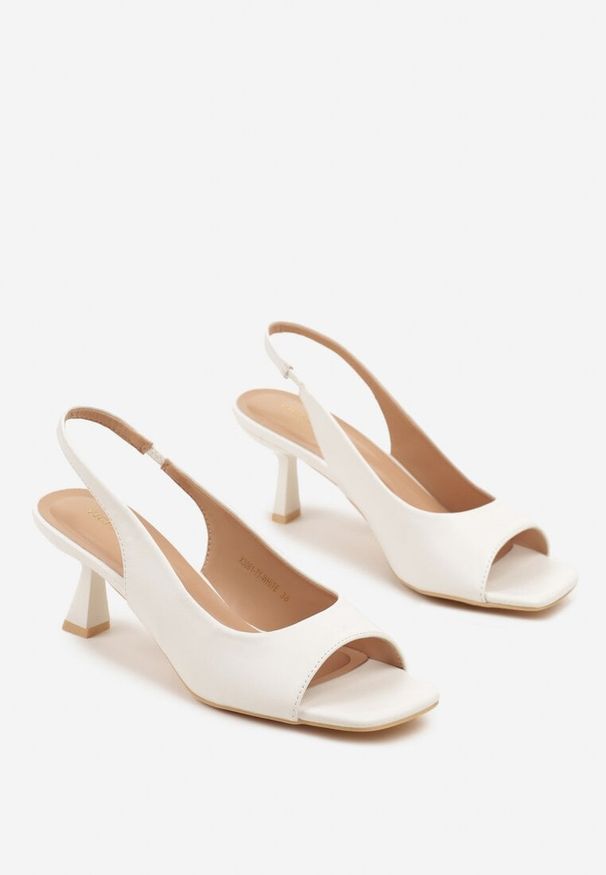 Born2be - Białe Sandały na Szpilce Vices z Kwadratowym Noskiem Edilissea. Okazja: na co dzień. Kolor: biały. Materiał: jeans. Obcas: na szpilce. Styl: elegancki, casual. Wysokość obcasa: średni