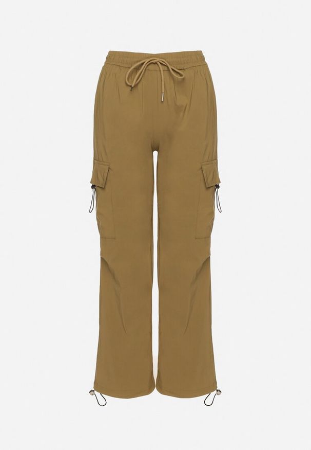 Born2be - Zielone Spodnie Cargo z Bawełną i Wysokim Stanem Janoviera. Okazja: na spacer, na co dzień. Stan: podwyższony. Kolor: zielony. Materiał: bawełna. Styl: elegancki, casual, klasyczny