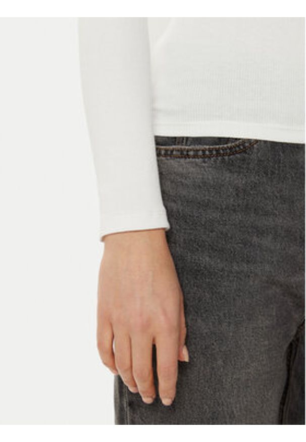 Tommy Jeans Bluzka Essential DW0DW17387 Écru Slim Fit. Kolor: kremowy. Materiał: bawełna
