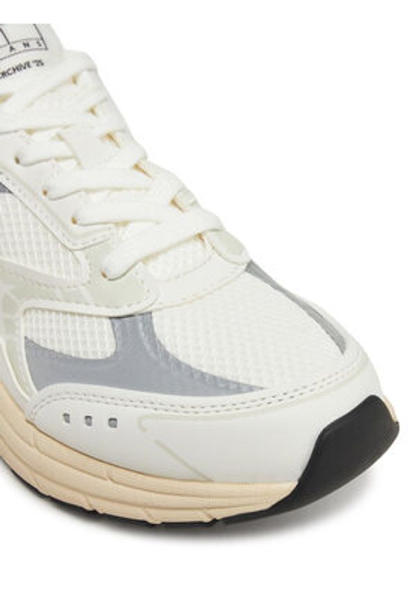 Tommy Jeans Sneakersy Archive'25 EN0EN02745 Szary. Kolor: szary. Materiał: materiał
