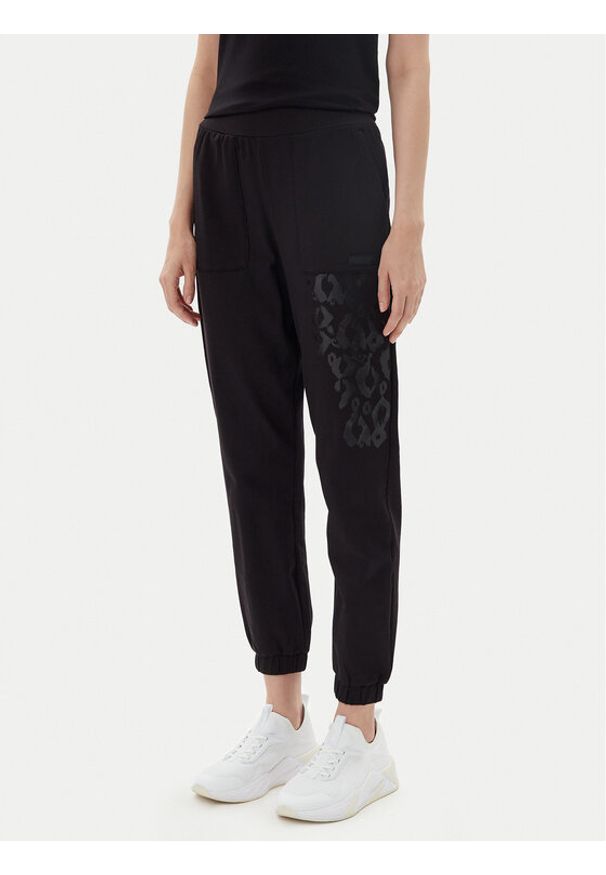 EA7 Emporio Armani Spodnie dresowe 7W000480 AF13135 UC001 Czarny Regular Fit. Kolor: czarny. Materiał: bawełna