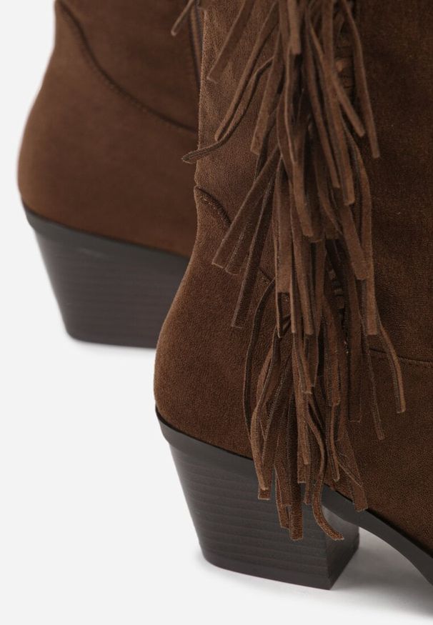 Born2be - Brązowe Kozaki Typu Kowbojki na Stożkowym Obcasie z Frędzlami Reissana. Kolor: brązowy. Materiał: jeans. Obcas: na obcasie. Styl: klasyczny, elegancki. Wysokość obcasa: średni
