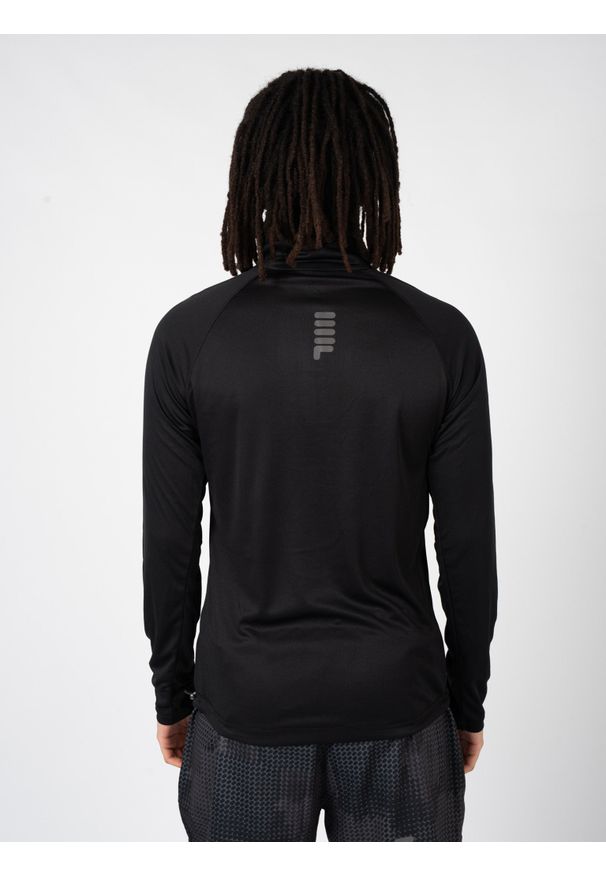 Fila Longsleeve "Training Roye" | FAM0284 | Mężczyzna | Czarny. Typ kołnierza: kołnierzyk stójkowy. Kolor: czarny. Materiał: poliester. Długość rękawa: długi rękaw. Wzór: nadruk
